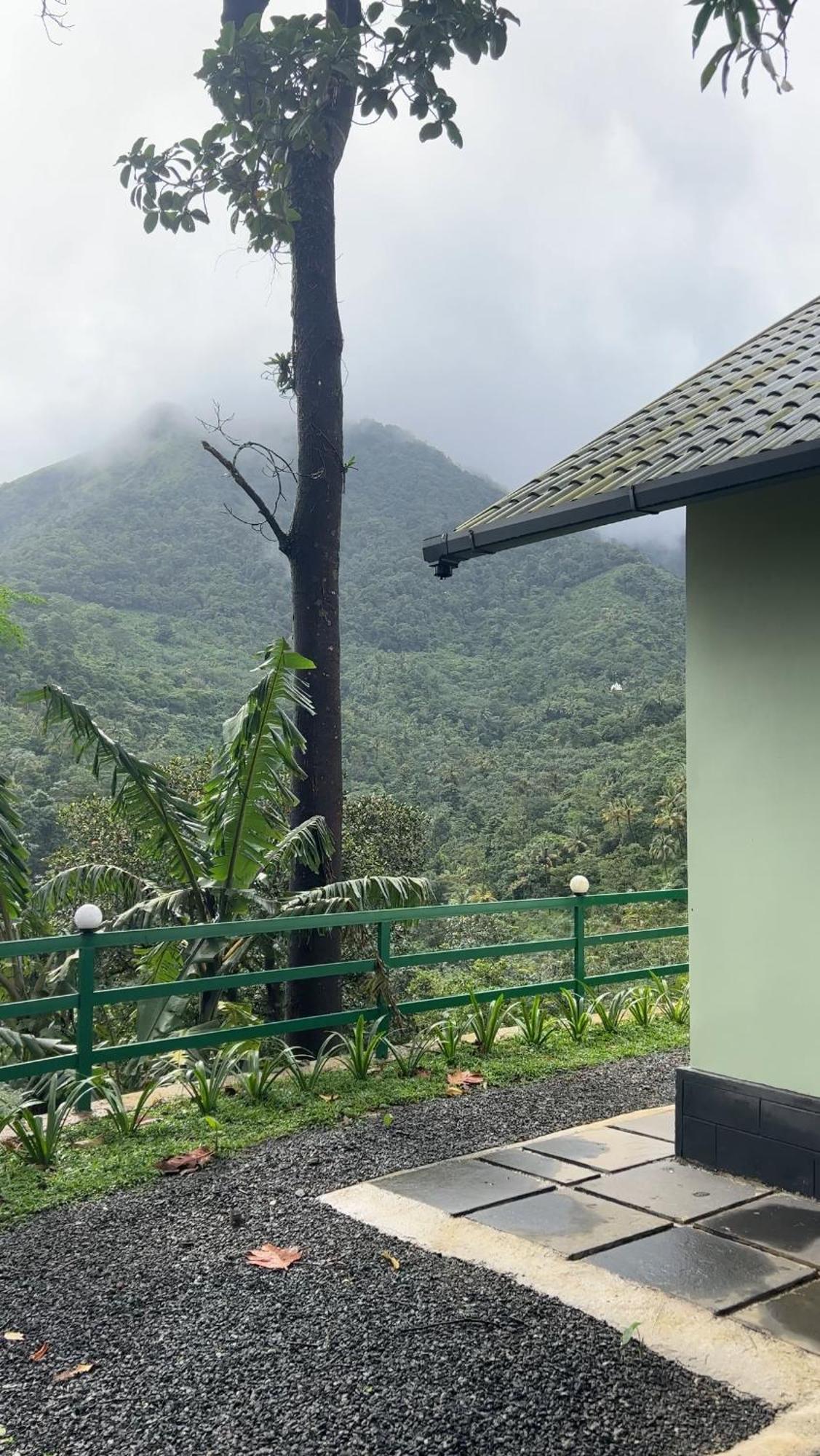 Royal Mount Inn Resorts Paithalmala Buitenkant foto