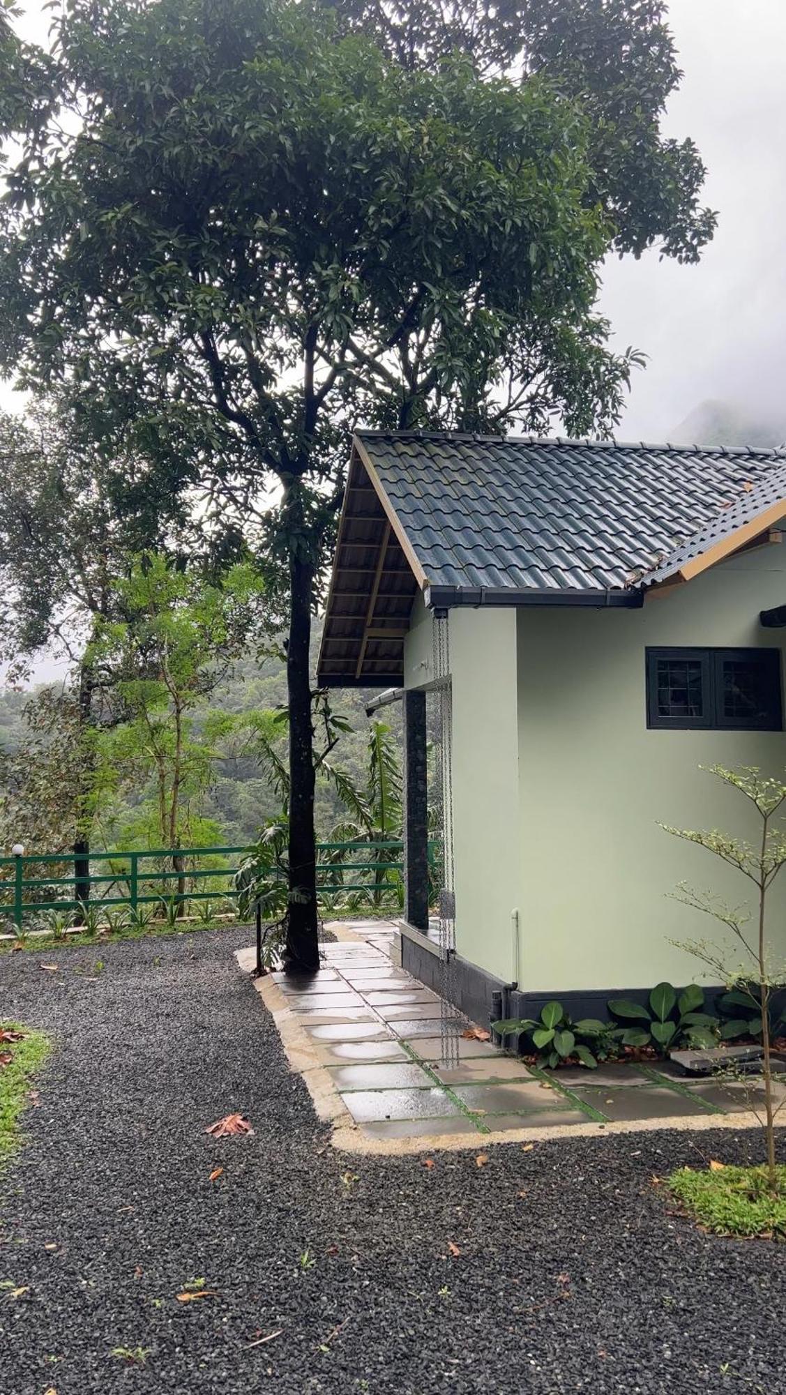 Royal Mount Inn Resorts Paithalmala Buitenkant foto