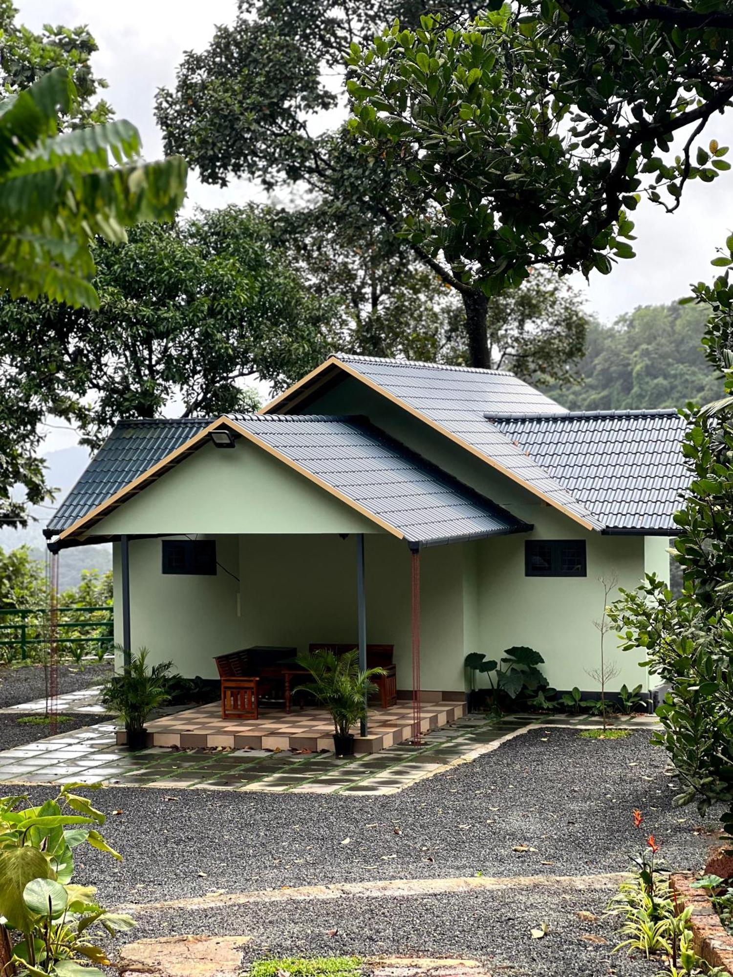 Royal Mount Inn Resorts Paithalmala Buitenkant foto